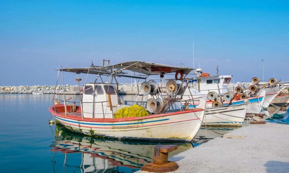Υπεγράφη η ΚΥΑ για τα πιστοποιητικά αργίας αλιευτικών πλοίων